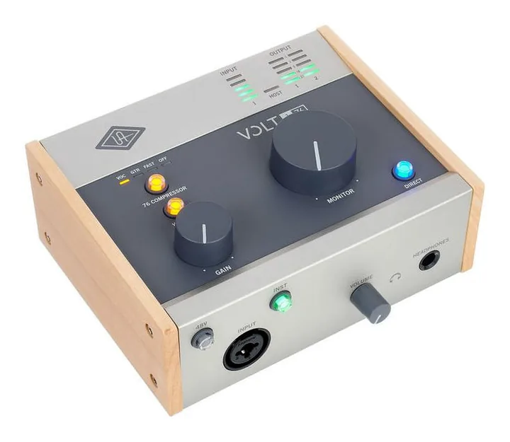 Universal Audio Volt 176 USB Recording Studio, liitännät takana, kuva 3