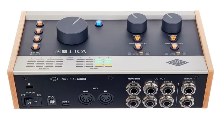 Universal Audio Volt 476 USB Recording Studio, liitännät takana, kuva 4