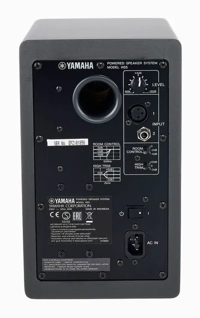 Yamaha HS 5 SG, bassorefleksiaukko, kuva 4