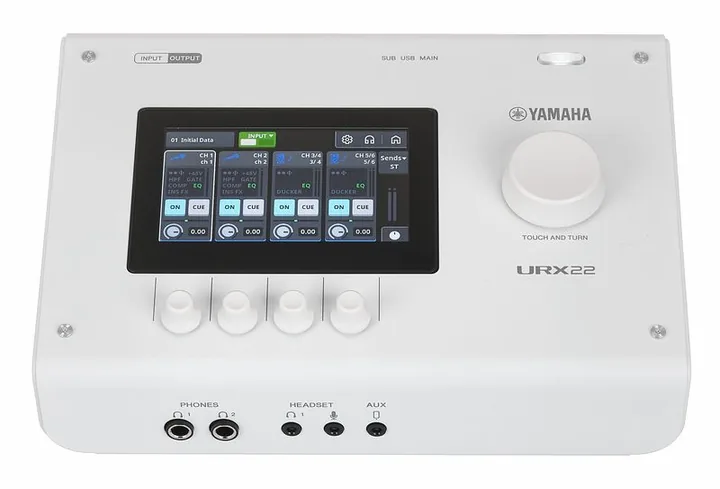 Yamaha URX22 WH, etupaneeli säätimineen, kuva 2