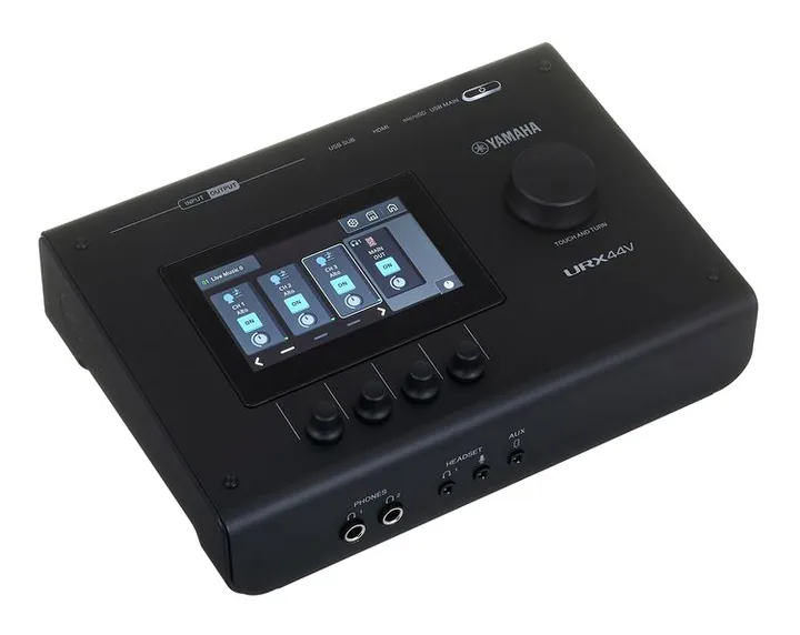 Yamaha URX44V BK, kotelo sivusta kuvattuna, kuva 3