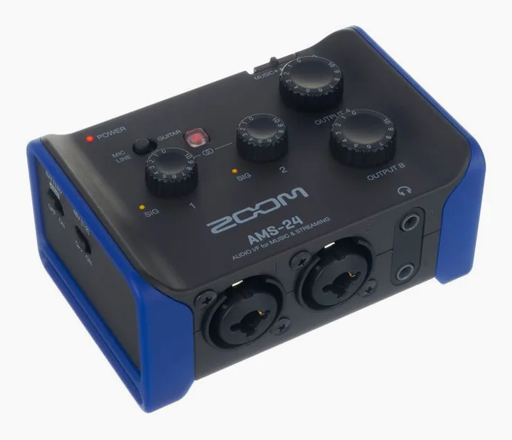 Zoom AMS-24, tulot etupuolella, kuva 3